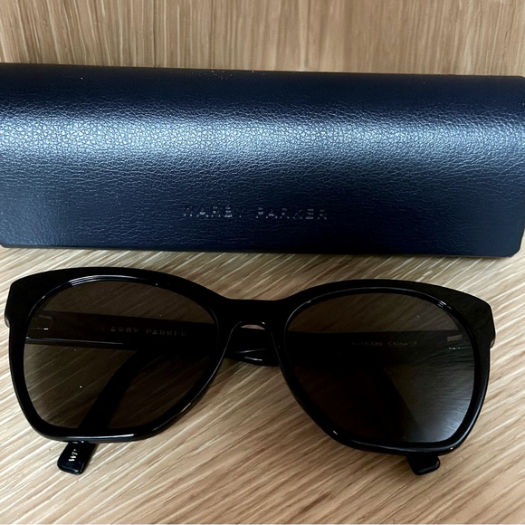 Warby Parker Black Cat-Eye Sunglasses - Picture 1 of 3